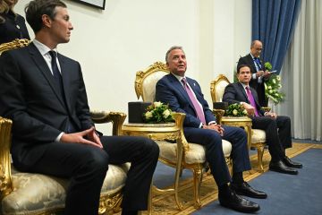 كوشنر وويتكوف يلتقيان نتنياهو سعيا للحفاظ على وقف إطلاق النار في غزة كوشنر وويتكوف يلتقيان نتنياهو سعيا للحفاظ على وقف إطلاق النار في غزة