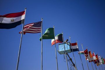 بيان سعودي بعد وفاة 3 دبلوماسيين قطريين في حادث بشرم الشيخ في مصر بيان سعودي بعد وفاة 3 دبلوماسيين قطريين في حادث بشرم الشيخ في مصر