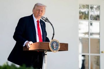 ترامب يخطط لتناول العشاء مع جيمي ديمون وزعماء وول ستريت ترامب يخطط لتناول العشاء مع جيمي ديمون وزعماء وول ستريت