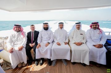 تدشين أول خط بحري للركاب يربط البحرين وقطر انطلاقا من مرفأ سعادة تدشين أول خط بحري للركاب يربط البحرين وقطر انطلاقا من مرفأ سعادة