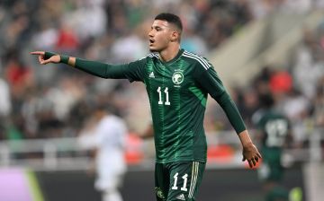 اعتذر وقبل رأس مدربه.. تصرف لافت من عبدالله الحمدان بعد إهداره ركلة جزاء أمام المغرب اعتذر وقبل رأس مدربه.. تصرف لافت من عبدالله الحمدان بعد إهداره ركلة جزاء أمام المغرب