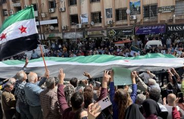 ردود فعل عربية على قرار ترامب رفع العقوبات عن سوريا