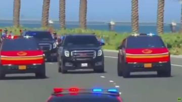 شاهد.. سيارات ماسك الخارقة تسلا Cybertruck في استقبال ترامب بالدوحة شاهد.. سيارات ماسك الخارقة تسلا Cybertruck في استقبال ترامب بالدوحة