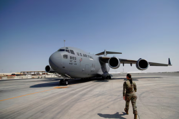 سحب عشرات الطائرات العسكرية من قاعدة أميركية في قطر