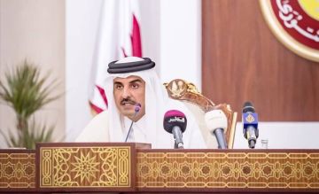 أمير قطر: الاقتصاد الوطني واجه الأزمة الحالية بقوة أمير قطر: الاقتصاد الوطني واجه الأزمة الحالية بقوة