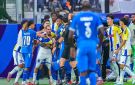 الاتحاد الآسيوي يعاقب ثنائي الهلال والغرافة بعد واقعة الطرد
