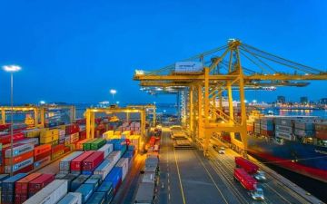 مؤانئ دبي تقيل رئيسها التنفيذي بسبب علاقته مع إبستين مؤانئ دبي تقيل رئيسها التنفيذي بسبب علاقته مع إبستين