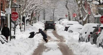 نيويورك تسجل أقسى شتاء منذ عقود وسط موجة برد قطبية نيويورك تسجل أقسى شتاء منذ عقود وسط موجة برد قطبية