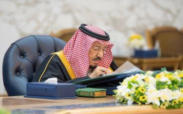 الوزراء السعودي يصدر 12 قرارا أبرزها إقرار اتفاقية للربط مع قطر بالقطار السريع