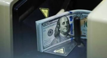 مديرو الصناديق يتبنون النظرة الأكثر تشاؤما تجاه الدولار منذ 2012 مديرو الصناديق يتبنون النظرة الأكثر تشاؤما تجاه الدولار منذ 2012