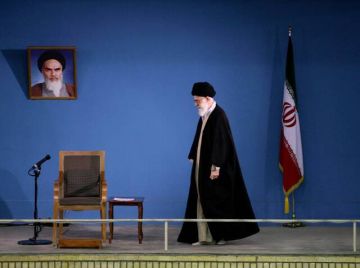 مع دعوة ترامب لتغيير النظام الإيراني.. من سيخلف خامنئي؟ مع دعوة ترامب لتغيير النظام الإيراني.. من سيخلف خامنئي؟