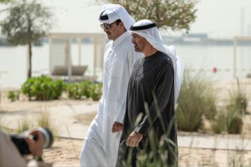 مباحثات قطرية إماراتية في أبو ظبي (صور)