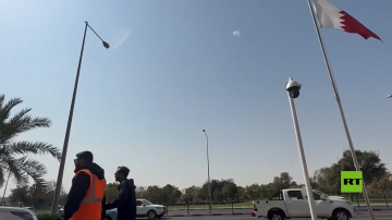 سحب من الدخان الأبيض فوق الدوحة بعد اعتراضات صاروخية