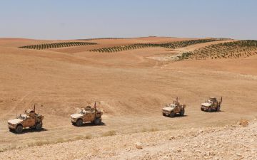 نوفوستي: قافلة عسكرية تتحرك من حدود قطر مع السعودية باتجاه الدوحة نوفوستي: قافلة عسكرية تتحرك من حدود قطر مع السعودية باتجاه الدوحة