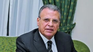 جمال ريان: الموت يغيب أول مذيع ظهر على شبكة الجزيرة جمال ريان: الموت يغيب أول مذيع ظهر على شبكة الجزيرة