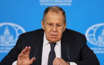 لافروف: أمريكا تخطط لتغيير الأنظمة بإيران وفنزويلا للسيطرة على النفط