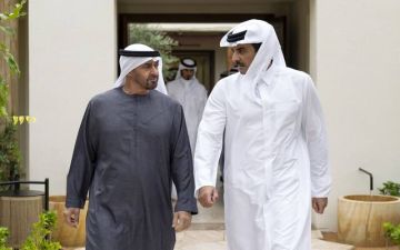 محمد بن زايد وأمير قطر يبحثان التصعيد الإقليمي وأمن الملاحة الدولية محمد بن زايد وأمير قطر يبحثان التصعيد الإقليمي وأمن الملاحة الدولية