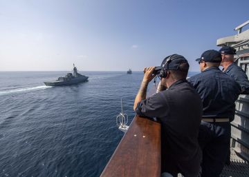 شاهد ماذا يحدث في مضيق هرمز بعد فرض الحظر الإيراني! (فيديو) شاهد ماذا يحدث في مضيق هرمز بعد فرض الحظر الإيراني! (فيديو)