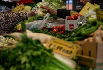 تضخم الغذاء ببريطانيا يرتفع إلى 4.3 ويربك حسابات بنك إنجلترا