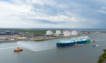 الدوحة تعلن بدء تصدير الغاز من مشروع غولدن باس الأمريكي