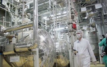 إيران ترفض نقل اليورانيوم للخارج.. وترقب لجولة مفاوضات مع واشنطن في باكستان