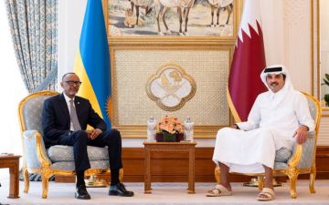 أمير قطر يبحث مع الرئيس الرواندي العلاقات الثنائية وسبل تعزيزها أمير قطر يبحث مع الرئيس الرواندي العلاقات الثنائية وسبل تعزيزها