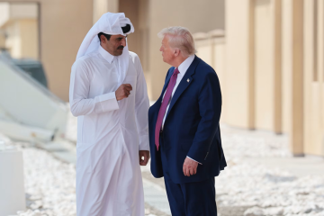 أمير قطر خلال مكالمة مع ترامب: يجب تغليب الحلول السياسية والدبلوماسية والحوار بين كل الأطراف