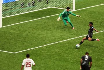 منتخب قطر يتعرض لهزيمة ساحقة في مونديال 2026 (فيديو) منتخب قطر يتعرض لهزيمة ساحقة في مونديال 2026 (فيديو)