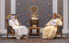 سلطان عمان يبحث علاقات التعاون وجهود الدبلوماسية مع رئيس وزراء قطر