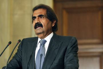 لطيفة الدروبي زوجة الشرع تقدم واجب العزاء بوفاة أمير قطر السابق لطيفة الدروبي زوجة الشرع تقدم واجب العزاء بوفاة أمير قطر السابق
