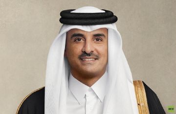 أمير قطر يقلد السفير الروسي أحد أرفع الأوسمة الرسمية أمير قطر يقلد السفير الروسي أحد أرفع الأوسمة الرسمية