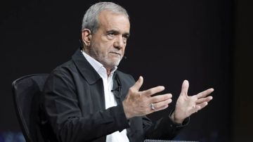 الرئيس الإيراني يؤكد على ضرورة إقامة علاقات جيدة مع الدول المجاورة الرئيس الإيراني يؤكد على ضرورة إقامة علاقات جيدة مع الدول المجاورة