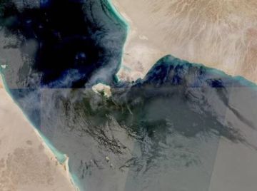 التصعيد البحري يتزايد.. سقوط قتلى بباب المندب واستهداف سفينة بعمان