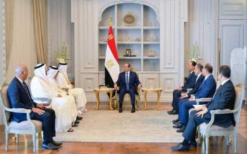 الرئيس السيسي يؤكد التطلع لزيادة الاستثمارات القطرية بمصر في مختلف المجالات الرئيس السيسي يؤكد التطلع لزيادة الاستثمارات القطرية بمصر في مختلف المجالات