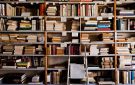 أمازون تتجه لرقمنة الكتب القديمة لتطوير الذكاء الاصطناعي