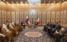 رئيس وزراء قطر يبحث في طهران خفض التصعيد وتفعيل المسار الدبلوماسي