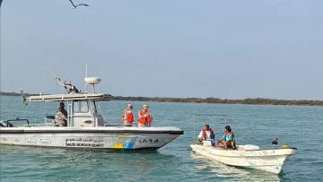 حرس الحدود ينقذ مواطنين تعطلت وسـيطتهما البحرية في عرض البحر بجدة