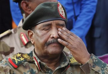 البرهان يقر بانسحاب الجيش السوداني من مدينة الفاشر في إقليم دارفور البرهان يقر بانسحاب الجيش السوداني من مدينة الفاشر في إقليم دارفور