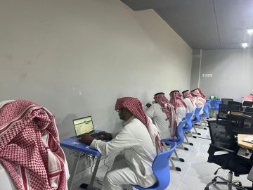 اختبار تحديد مستوى المرحلة المتوسطة لـ 300 متقدم ومتقدمة