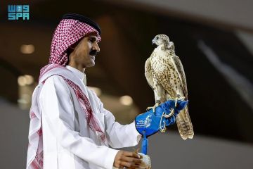 652 ألف ريال حصيلة بيع 4 صقور في معرض الصيد والصقور السعودي وسط منافسة ومزاد منغولي لافت