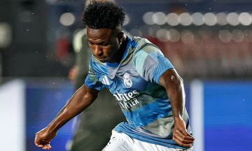 الأهلي يفاوض ريال مدريد لضم فينيسيوس بـ300 مليون إسترليني الأهلي يفاوض ريال مدريد لضم فينيسيوس بـ300 مليون إسترليني