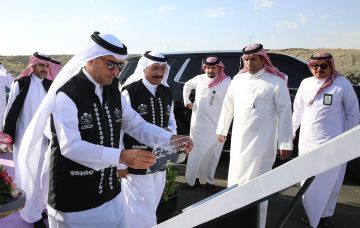 بالصور.. الحقيل يفتتح جسر الملك خالد ويطلع على مشروع مبنى أمانة الطائف الجديد