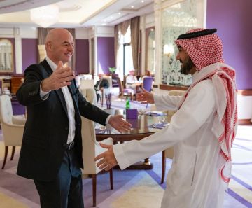 وزير الرياضة يلتقي رئيس الاتحاد الدولي لكرة القدم فيفا وزير الرياضة يلتقي رئيس الاتحاد الدولي لكرة القدم فيفا