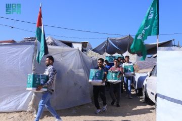 المملكة تواصل توزيع المساعدات الغذائية في قطاع غزة المملكة تواصل توزيع المساعدات الغذائية في قطاع غزة