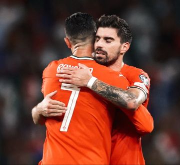 تعليق مثير من نيفيز بعد اعتذار رونالدو على إهداره ركلة الجزاء (فيديو)