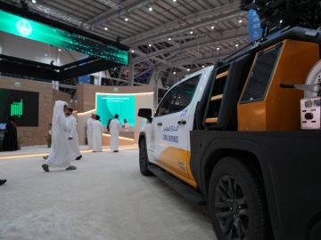 الدفاع المدني يشارك في معرض الصقور والصيد السعودي الدولي 2025 الدفاع المدني يشارك في معرض الصقور والصيد السعودي الدولي 2025