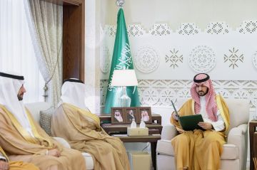 نائب أمير الشرقية يستقبل الرئيس التنفيذي لهيئة تطوير محمية الإمام عبدالعزيز بن محمد الملكية نائب أمير الشرقية يستقبل الرئيس التنفيذي لهيئة تطوير محمية الإمام عبدالعزيز بن محمد الملكية