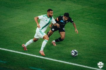 الأهلي يتعادل 1-1 أمام الشباب في قمة الجولة الخامسة بدوري روشن الأهلي يتعادل 1-1 أمام الشباب في قمة الجولة الخامسة بدوري روشن