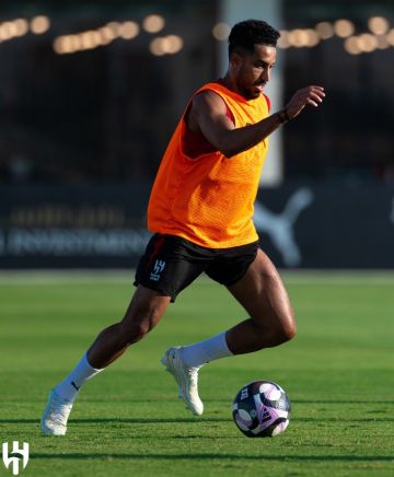 سالم الدوسري يشارك في تدريبات الهلال وتأكد جاهزيته