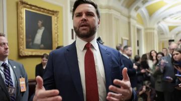 نائب ترامب: وقف إطلاق النار في غزة صامد رغم الغارات الإسرائيلية ومناوشات محدودة نائب ترامب: وقف إطلاق النار في غزة صامد رغم الغارات الإسرائيلية ومناوشات محدودة